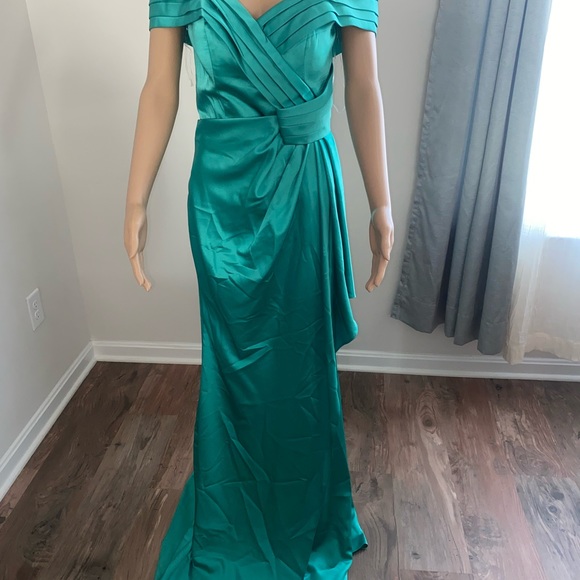 Green Turquoise Evening dress - Picture 4 of 5